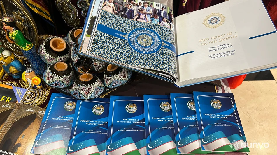 День Конституции Узбекистана широко отмечен в столице Сибири
