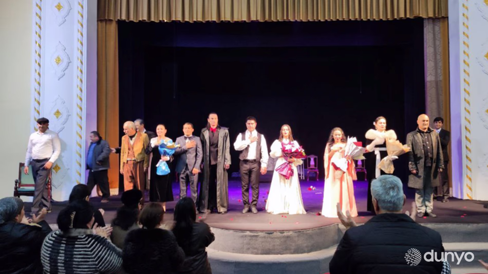 Tojikiston teatrida o‘zbek spektakli namoyish qilindi