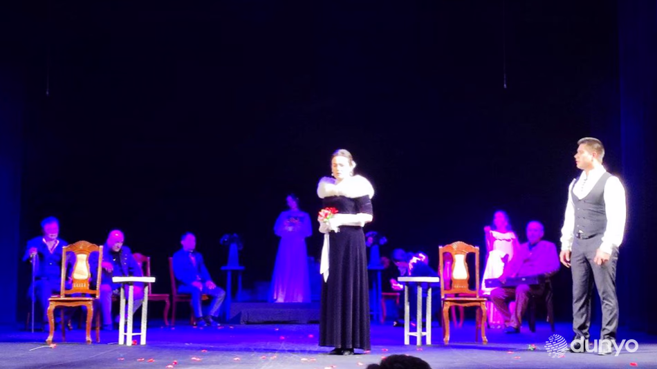 Tojikiston teatrida o‘zbek spektakli namoyish qilindi