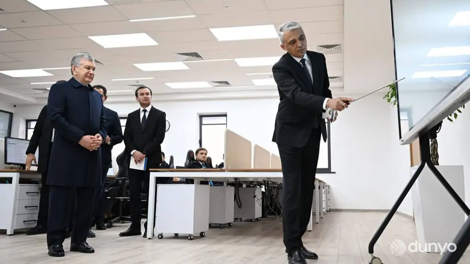 Президент посетил новое здание Министерства строительства и жилищно-коммунального хозяйства