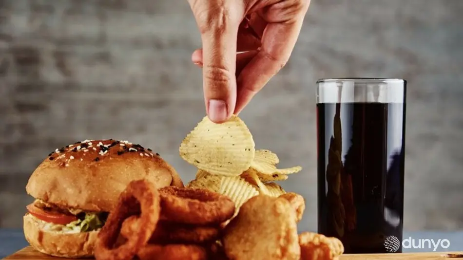 В Великобритании вступает в силу запрет на рекламу вредной пищи по телевизору до 21:00