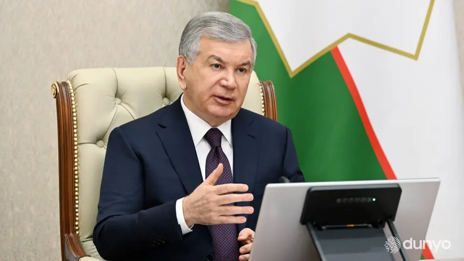 Президент Узбекистана ознакомился с презентацией о повышении эффективности работы международного аэропорта Навои и трансформации предприятий авиационной отрасли