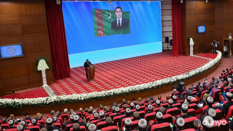 Узбекистан представил национальную экспозицию на международной выставке в Ашхабаде