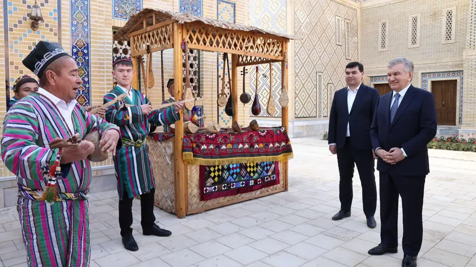 Ўзбекистон Президенти Термиздаги этношаҳарчани кўздан кечирди