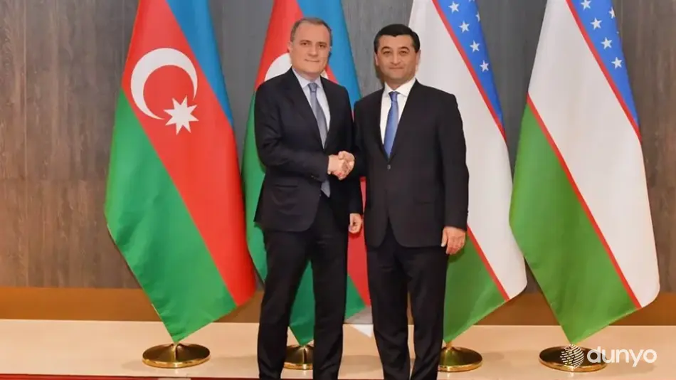 Главы МИД Узбекистана и Азербайджана обсудили по телефону актуальные вопросы двустороннего сотрудничества, а также текущие региональные и глобальные процессы