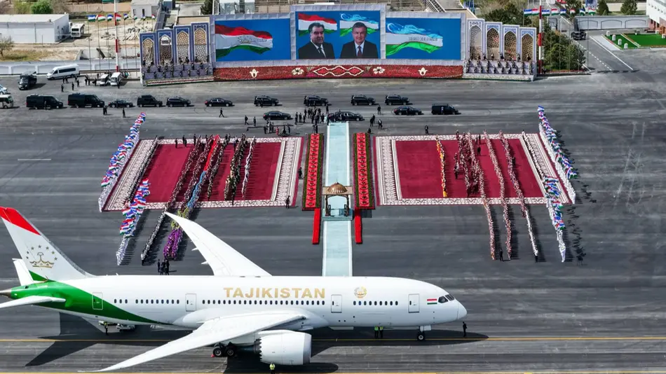 Ўзбекистон ва Тожикистон етакчилари Бухорога келди