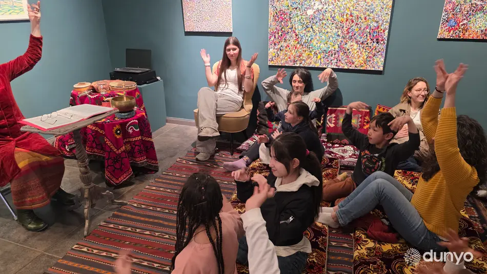 Берлинда ўзбек ва озарбайжон халқ эртаклари саҳналаштирилди