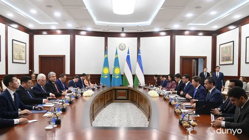 Министры иностранных дел Узбекистана и Казахстана подписали Программу сотрудничества на 2026-2027 годы