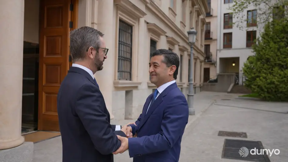 Minister of Foreign Affairs of Uzbekistan meets with the First Vice-President of the Senate of Spain