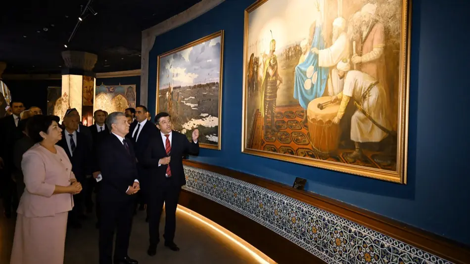 Президент Узбекистана посетил обновленный Государственный музей истории Темуридов