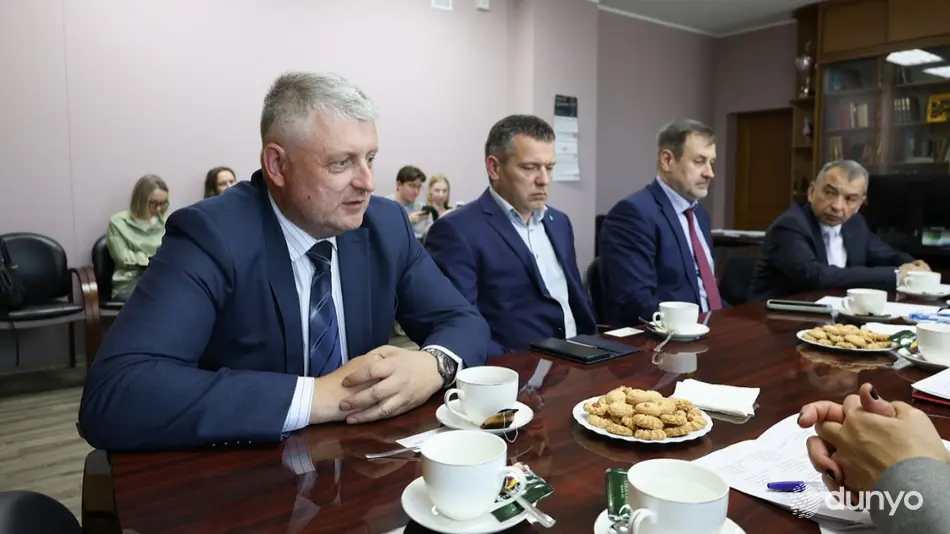 Дипломаты встретились с ректорами ведущих университетов Алтайского края и ознакомились с условиями обучения узбекских студентов