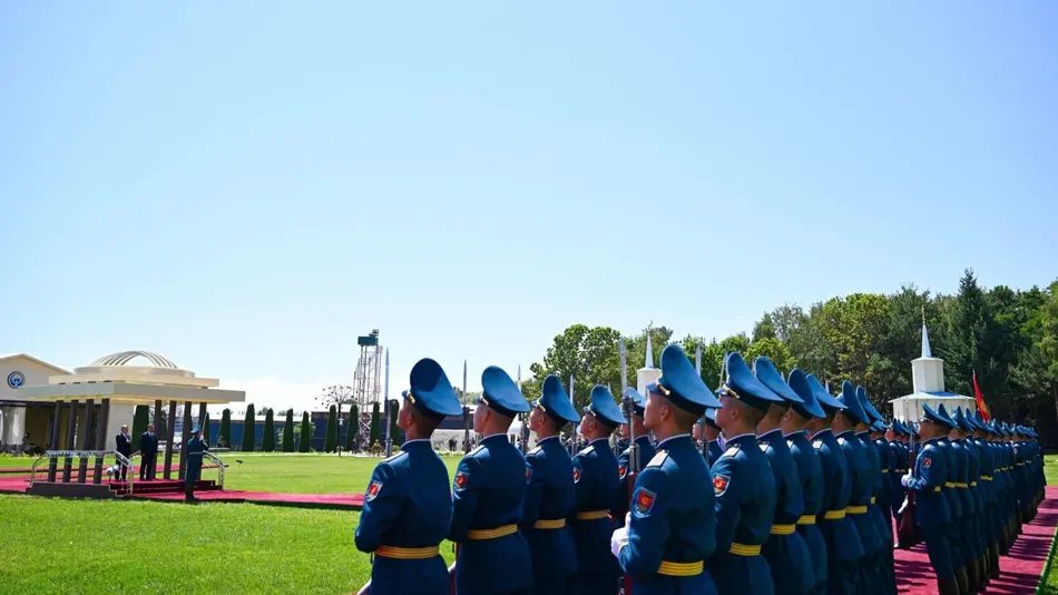 Қирғизистонда Ўзбекистон Президентини расмий кутиб олиш маросими бўлиб ўтди