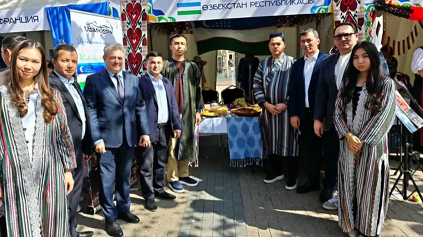 Олмаотада Ўзбекистоннинг миллий маданияти ва туристик салоҳияти тақдим этилди