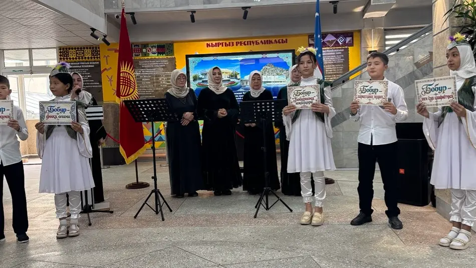 В Оше открылась передвижная выставка Государственного музея истории Темуридов