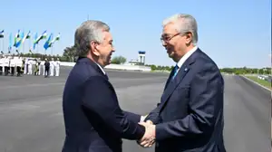 Президент Узбекистана поздравил по телефону Президента Казахстана с днем рождения