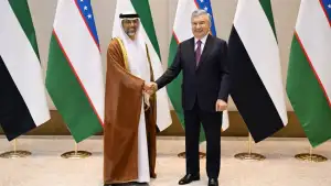 Президент Узбекистана принял делегацию ОАЭ