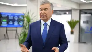 Президент Узбекистана ознакомился с проводимой в Наманганской области работой в сфере ИИ