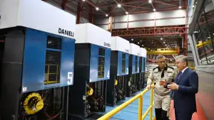 O‘zbekiston Prezidenti metall listlar ishlab chiqarish jarayoni bilan tanishdi