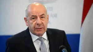 Президент Венгрии согласился уйти в отставку
