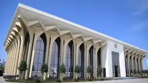 O‘zbekiston Prezidenti Urganch xalqaro aeroportidagi bunyodkorlik ishlari bilan tanishdi