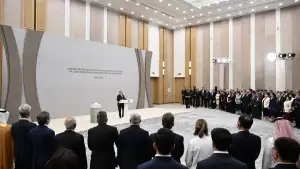 Ўзбекистон Президенти рамзий тугмани босиб, Хоразм вилоятида янги лойиҳаларни ишга туширди ва қурилиш ишларига старт берди