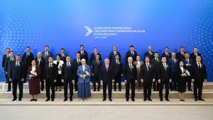 Президент Узбекистана вручил государственные награды группе предпринимателей