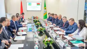 Навоий вилояти ва Беларусь ҳудудлари ўртасида саноат ҳамкорлигини кенгайтириш масалалари муҳокама қилинди