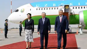 O‘zbekiston Prezidenti amaliy tashrif bilan Bishkek shahriga keldi