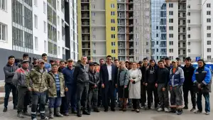 Diplomatlarimiz Yekaterinburgda o‘zbekistonlik mehnat migrantlari bilan uchrashdi