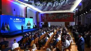Президенты Узбекистана и Сербии приняли участие в совместном бизнес-форуме в Белграде