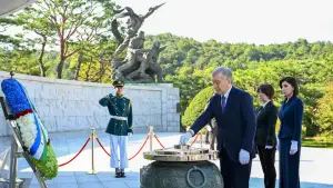 Ўзбекистон Президенти Корея Республикасининг Миллий ёдгорлик мажмуасига ташриф буюрди