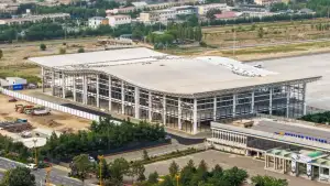 O‘zbekiston Prezidenti Andijon xalqaro aeroportini rekonstruksiya qilishning ikkinchi bosqichi borishi bilan tanishdi