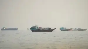 Eron AQSh bilan Ho‘rmuz bo‘yicha mojaroni diplomatik yo‘l bilan hal etishni talab qilmoqda