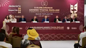 Minister of Culture of Uzbekistan honoured with International Theatre Award in Türkiye