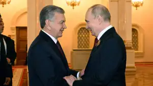 Президент Узбекистана по телефону поздравил Президента России с днем рождения 