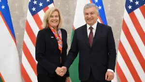Президент Узбекистана принял в Самарканде руководителя американской компании по управлению активами